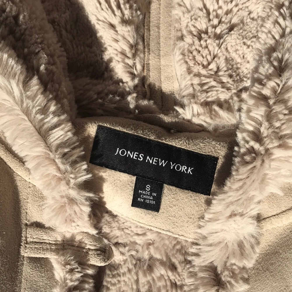 JONES NEW YORK FAUX FUR/FAUX SUEDE COAT - Picture 3 of 3
